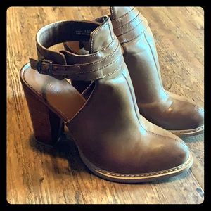 Brown Ankle Booty - Used